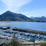 Awesome In Nyaraló Ørsta